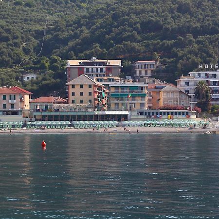 Real Park Hotel Cavi di Lavagna Dış mekan fotoğraf