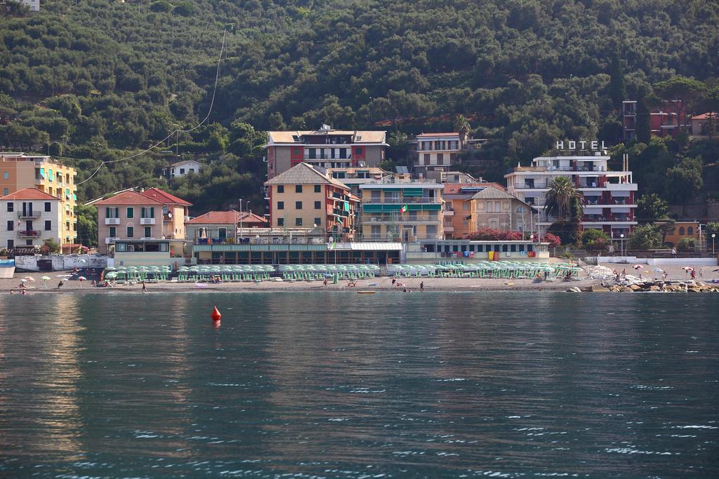 Real Park Hotel Cavi di Lavagna Dış mekan fotoğraf